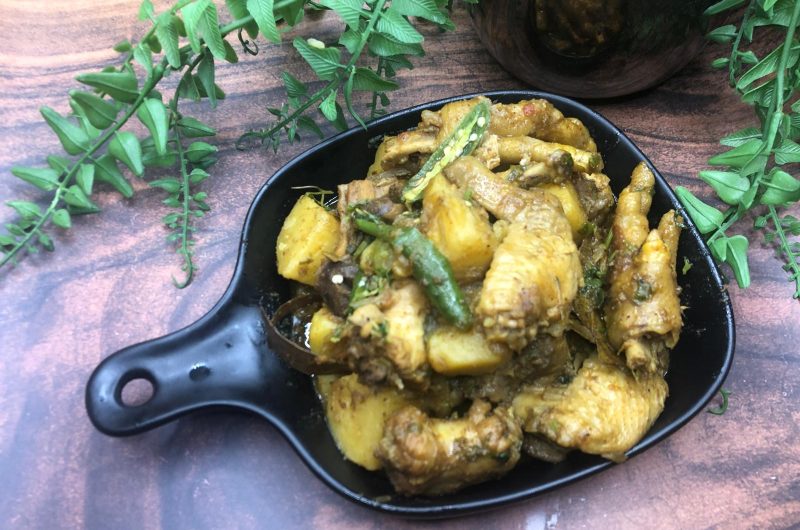 Spicy Chicken Feet Curry with Potatoes – A Bengali Comfort Food You’ll Love