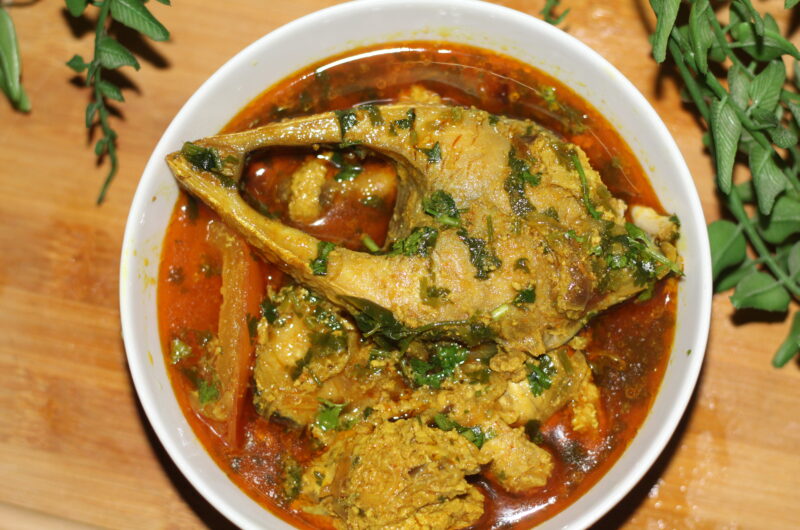 Hilsha Fish with Fish Eggs Curry – Traditional Bengali Ilish Macher Dim Curry Recipe