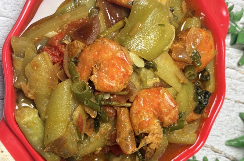 Jhinge Chingri Easy Bengali Curry – Traditional Ridge Gourd Shrimp Recipe