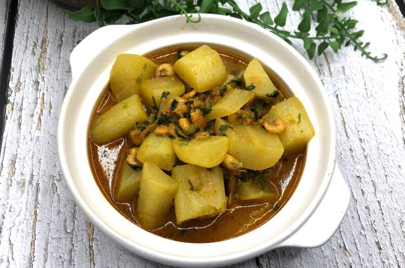 Radish with Shrimp Curry – Traditional Bengali Mula Chingri Recipe